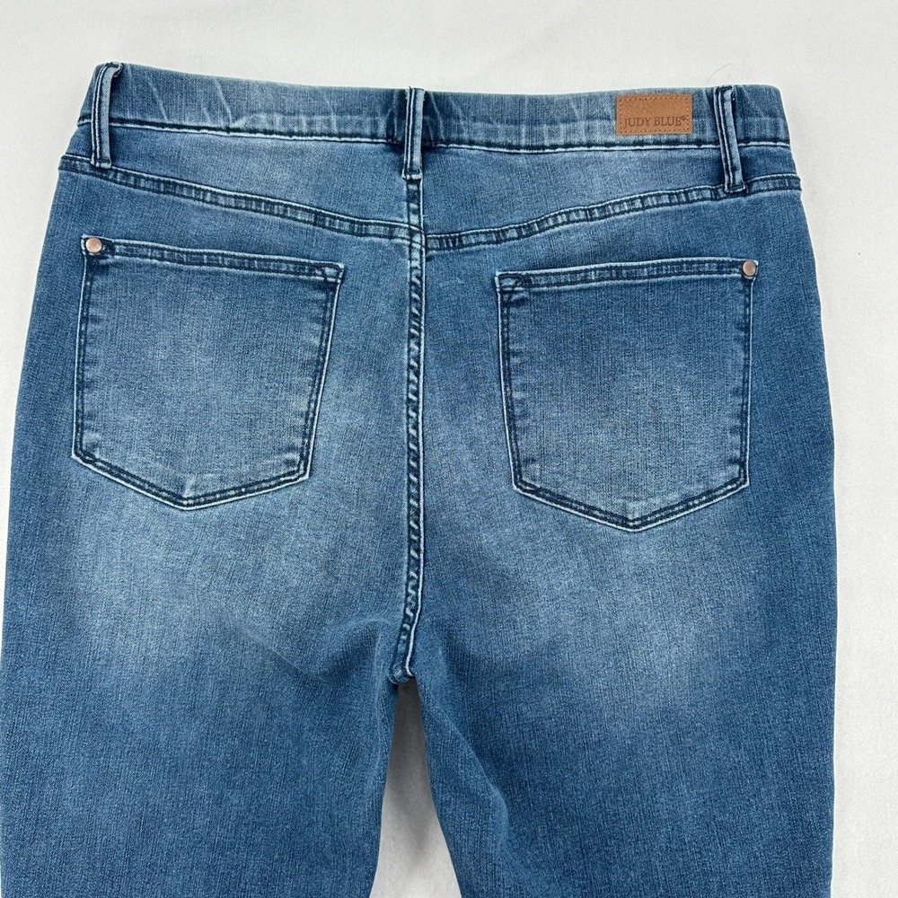 Judy Blue Women Size 15/32 Capri Skinny Fit Stretch Denim Blue Jeans Comfy Soft - Picture 3 of 8